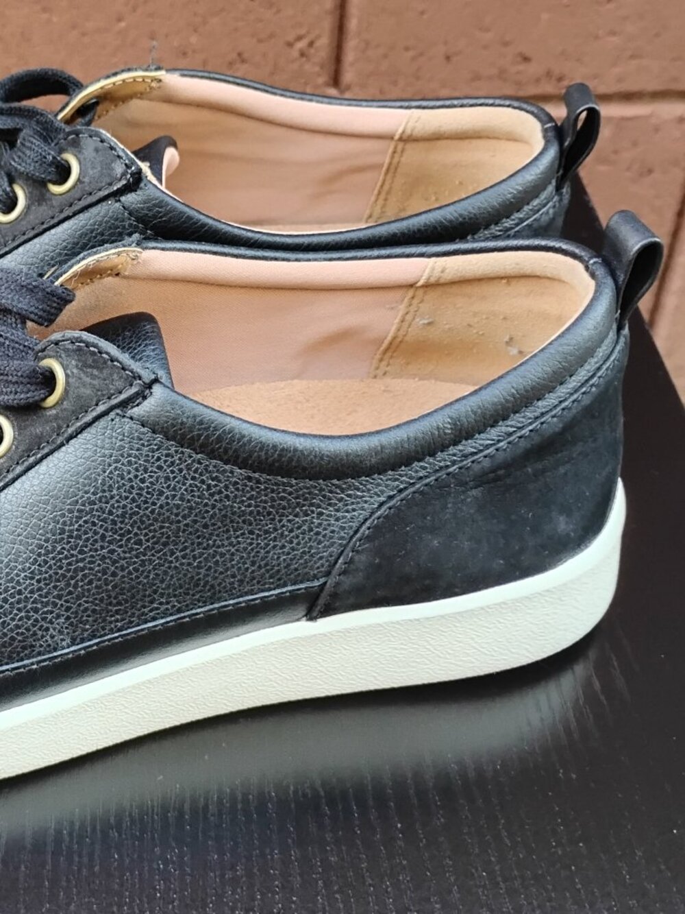 Vionic Winny Women's Black Leather Sneaker Size 7.5 - Picture 4 of 6